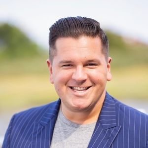 Meet your Posher, Adam